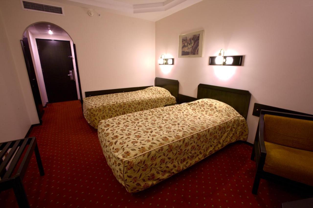 Standard Double or Twin Room,1424381136:JPEG